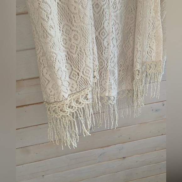 Ardene | White Crocheted Cardigan w Fringe - Picture 3 of 7